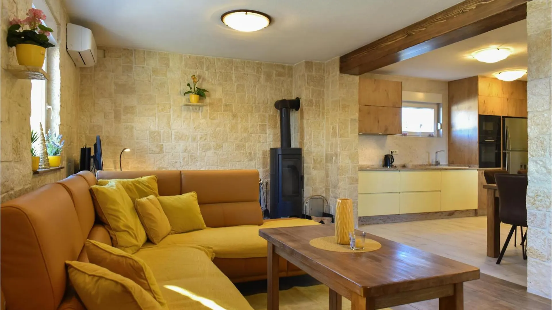 Awesome Home In Pridraga With Wifi