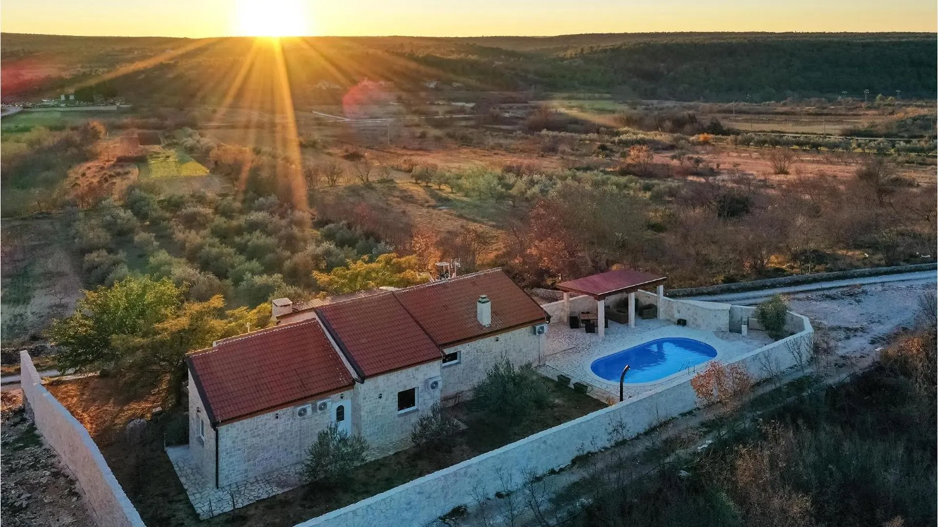 Awesome Home In Pridraga With Wifi Hébergement de vacances