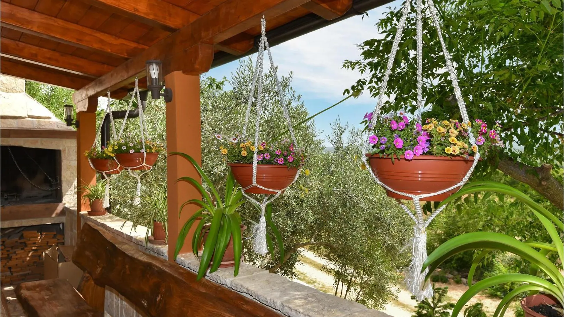 Awesome Home In Pridraga With Wifi