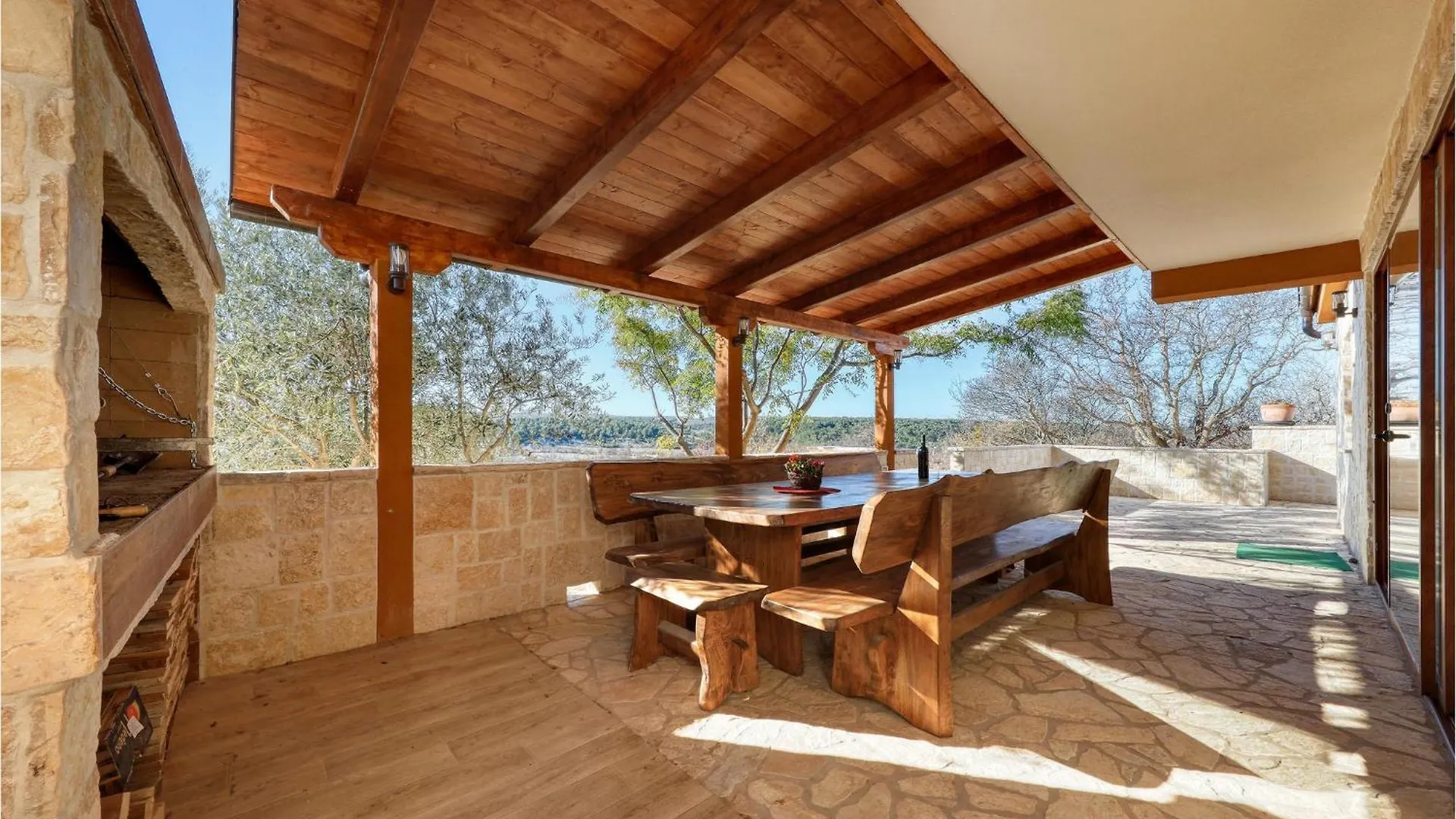 Awesome Home In Pridraga With Wifi בית נופש