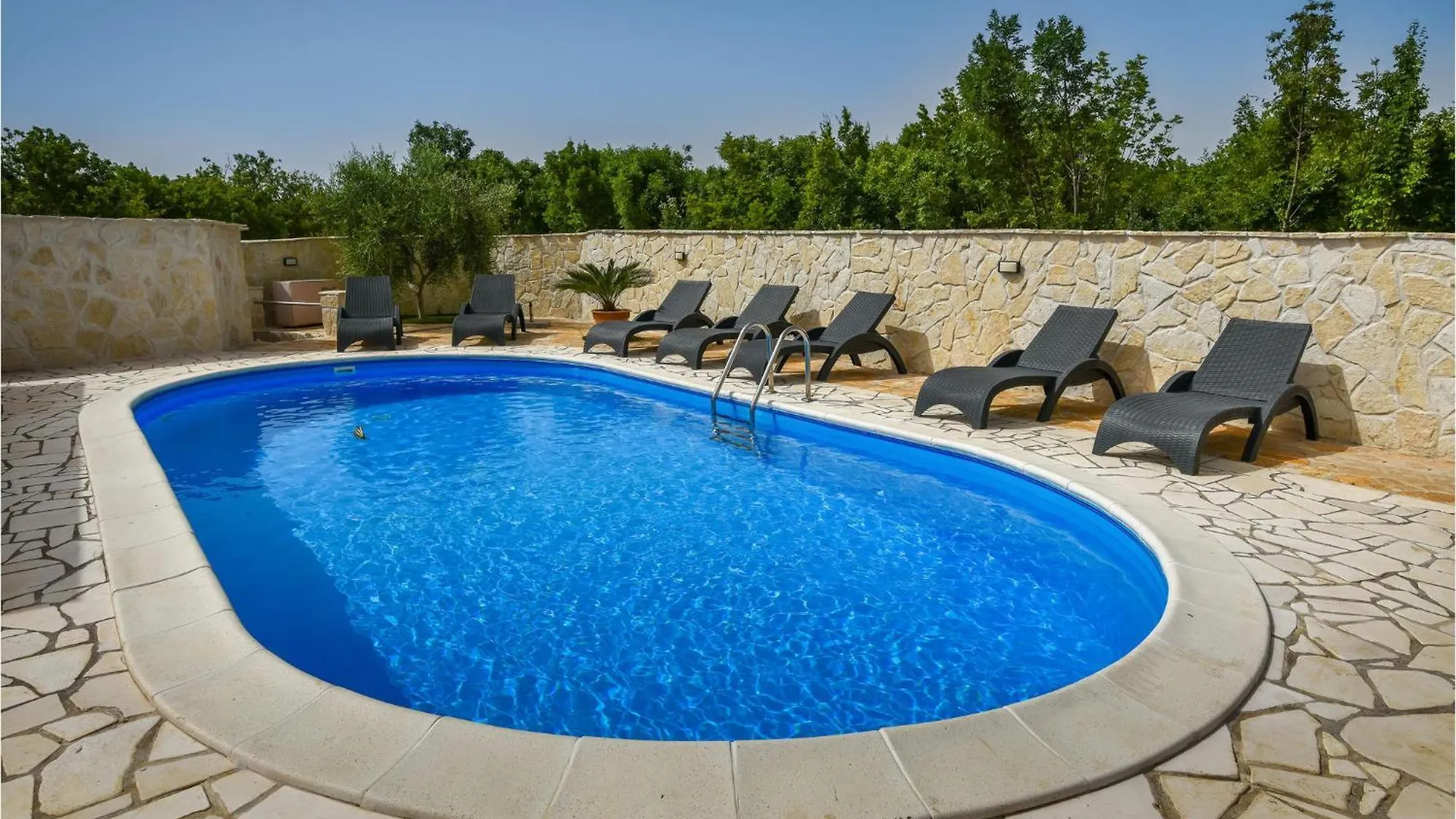 Awesome Home In Pridraga With Wifi Hébergement de vacances